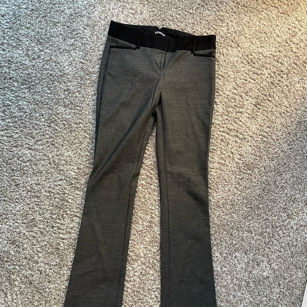 Express 4L Columnist. Charcoal e/black waistband.